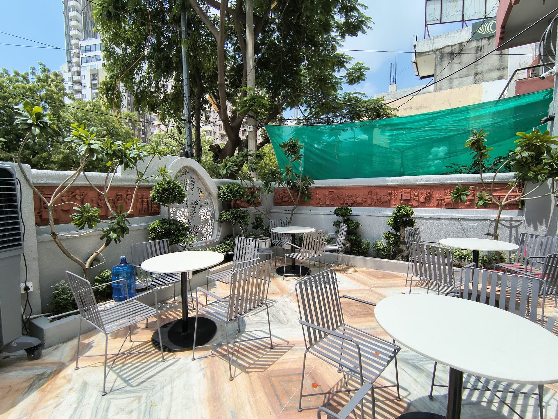 Koala Caff — café terrace